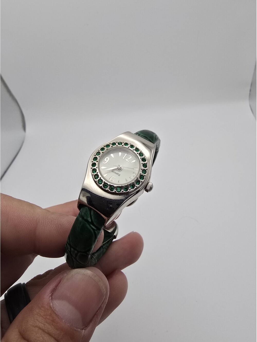 Women’s Quartz Analog Bangle Wristwatch Gem Bezel Green Faux Leather Band - Picture 2 of 7